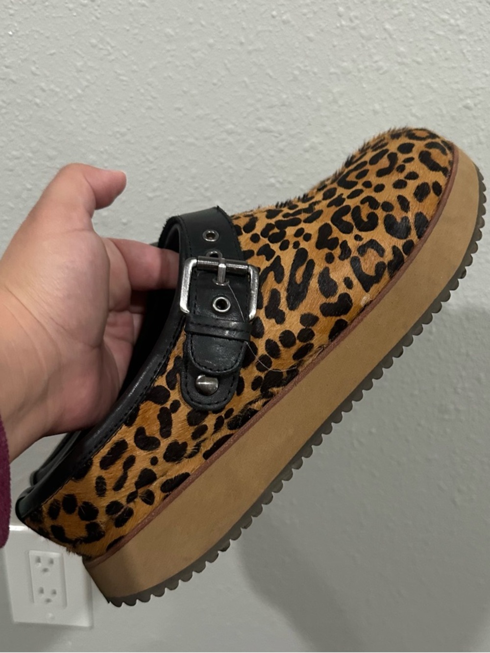 Earth Mules Womens 10 Black Leopard
Print Adjustable Slip On Clogs